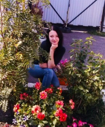 🌟 Оказываю широкий спектр услуг, которые включают классический секс, оральный секс, эротический массаж и многое другое. 💋💦 Возможно, ты устал от рутины и хочешь разнообразия? Тогда тебе ко мне! 😉 Мое обаяние и опыт помогут тебе раскрыться по-настоящему. 💃🔥 У меня есть много положительных отзывов, так что ты не разочаруешься. 💯✨ Смотри фото - они только подогревают интерес? Если хочешь испытать удовольствие и релакс, то звони! Не упусти свой шанс на незабываемую встречу в Москве. 📞😘 Кристина